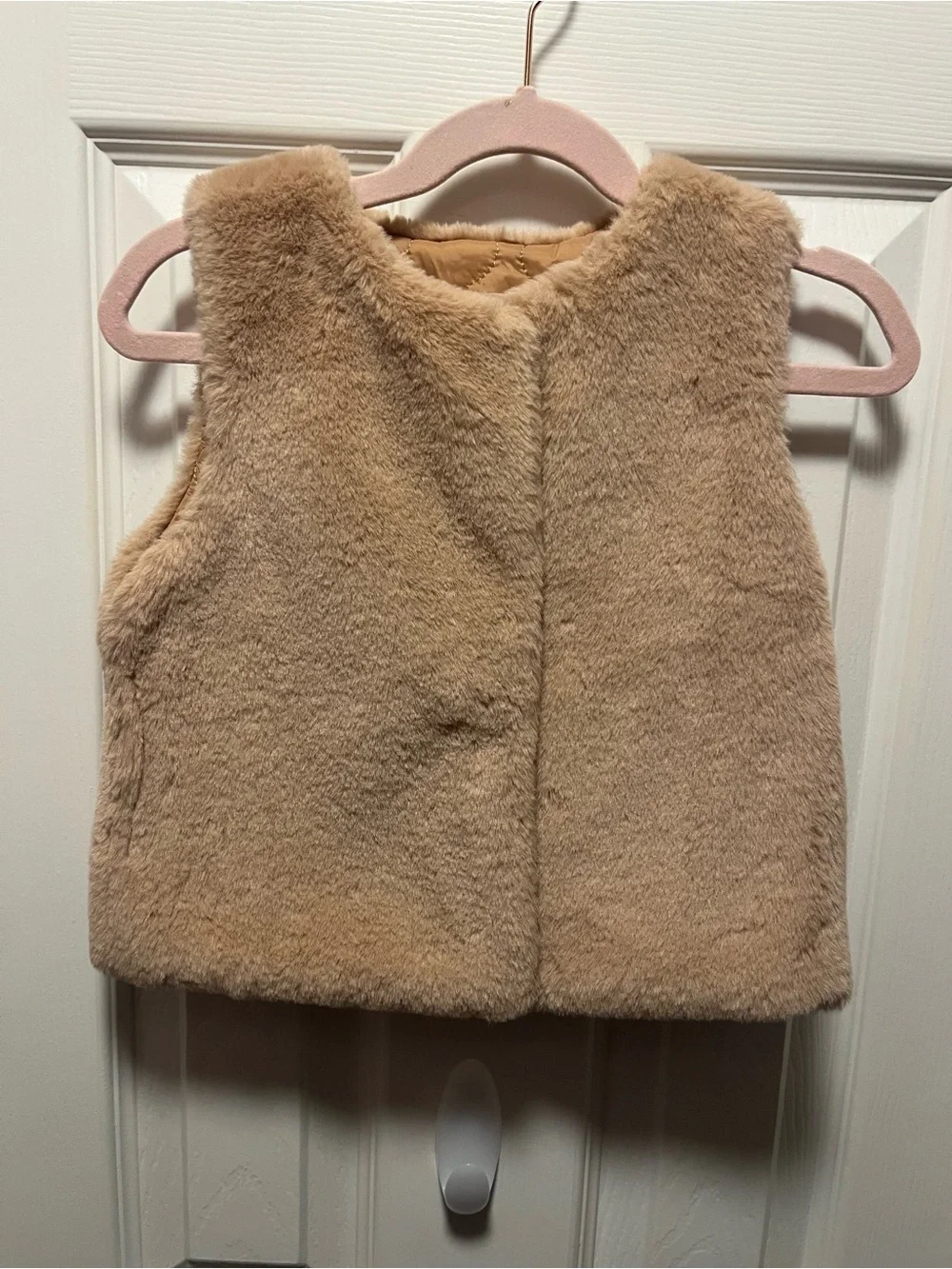 Cat and Jack Toddler Girls Beige Faux Fur Vest Quilted Lining